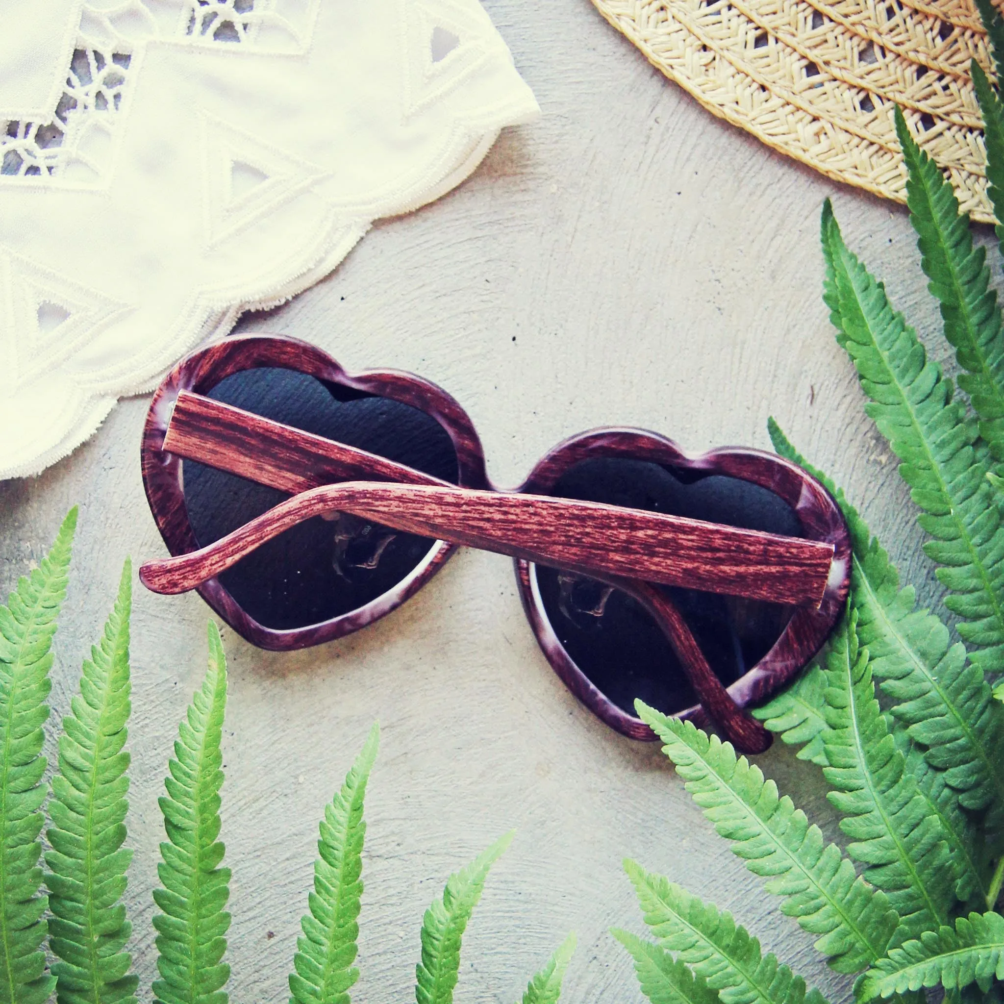 Woodie Heart Sunnies